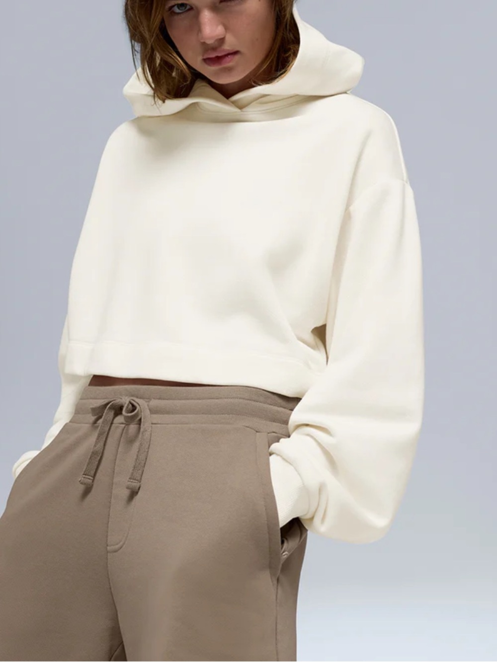 ALO Yoga Cropped Hoodie in Cream